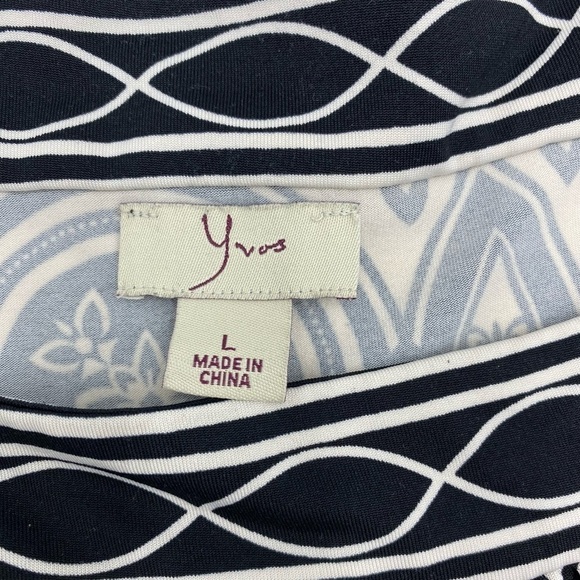 Yvos Black and White Graphic Print with Bell Sleeves- Large - Picture 2 of 7